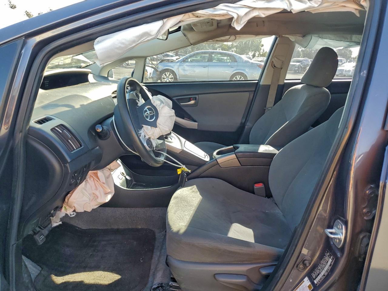 2015 Toyota Prius - Фото 7