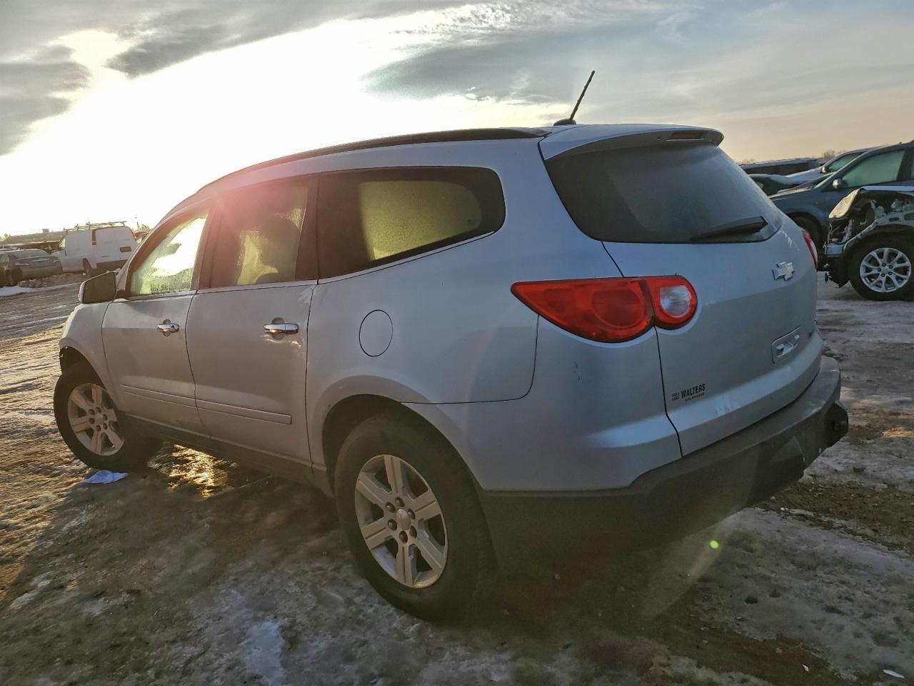 2011 Chevrolet Traverse Lt - Фото 2