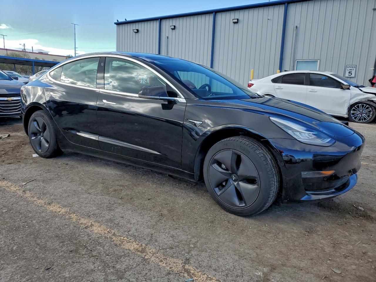 2020 Tesla Model 3 - Фото 4