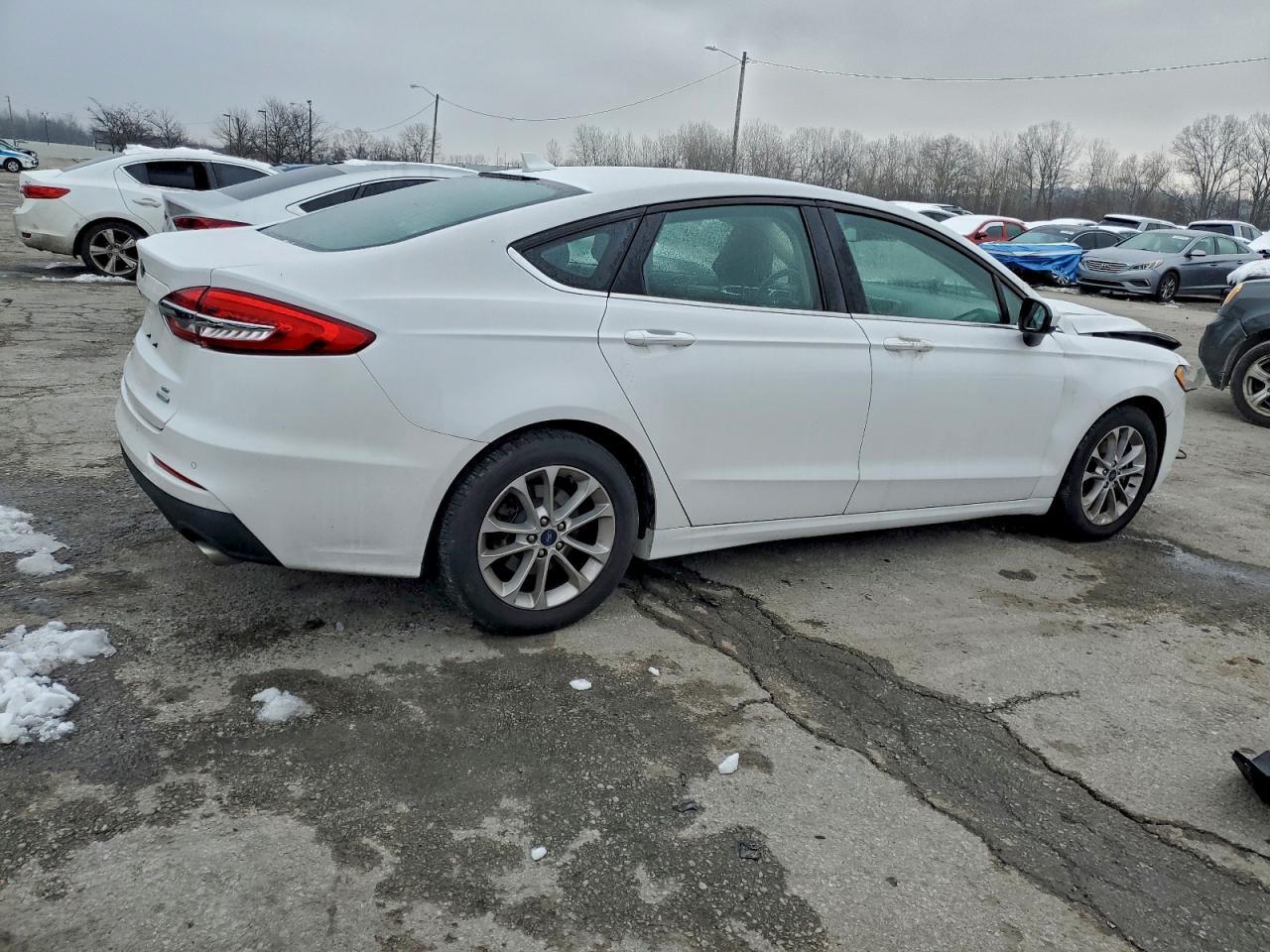 2020 Ford Fusion Se - Фото 3