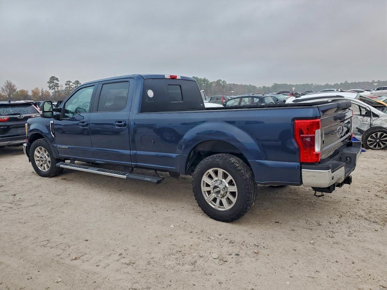 2017 Ford F350 Super Duty - Фото 2