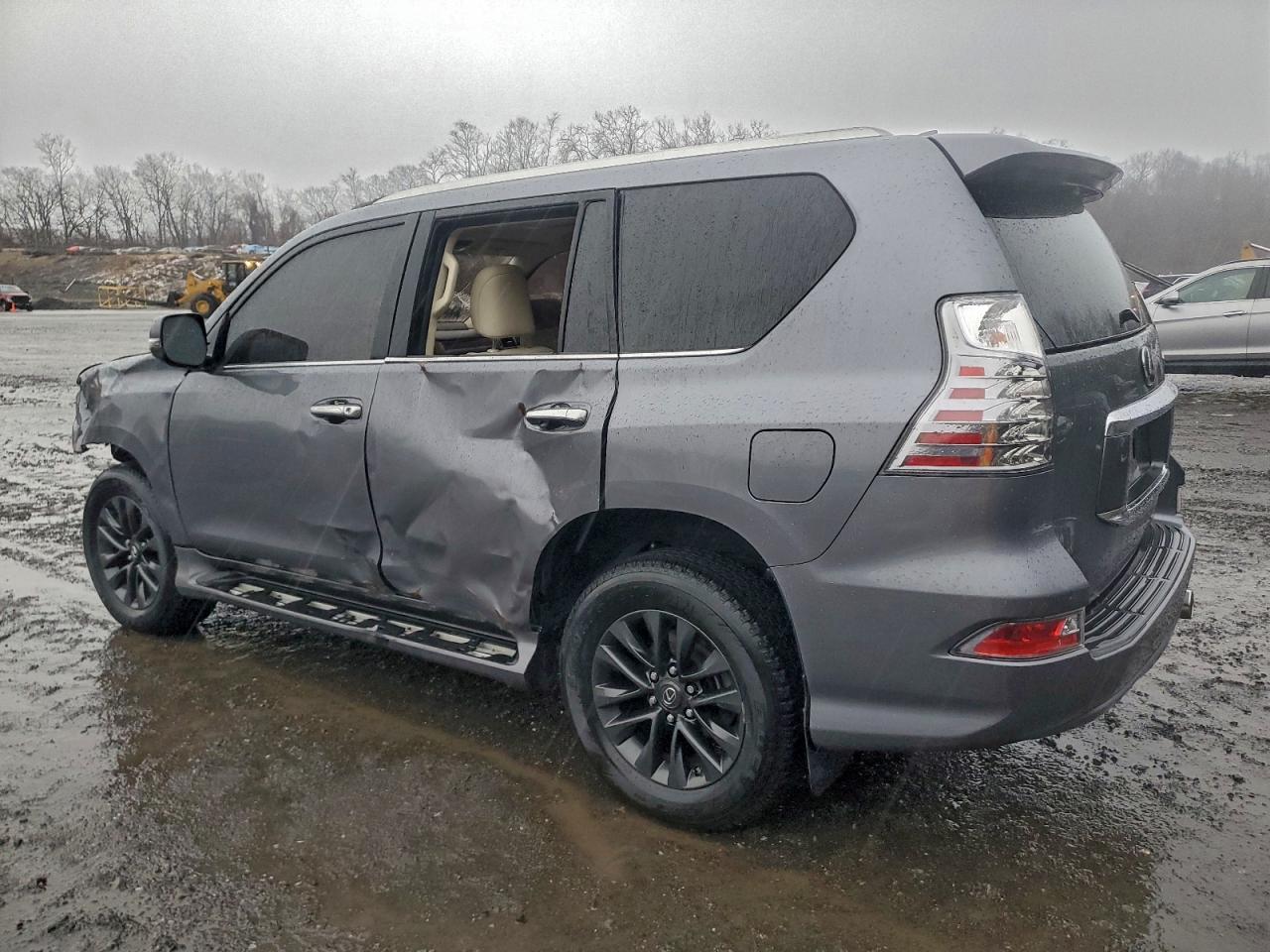 2021 Lexus Gx 460 Premium - Image 2