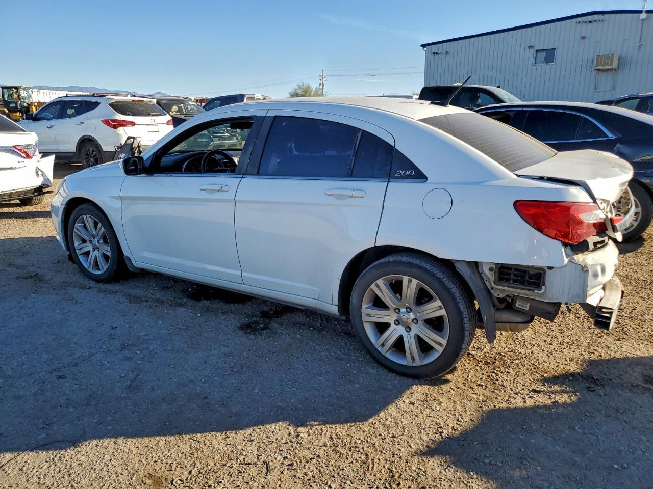 2013 Chrysler 200 Lx - Image 2