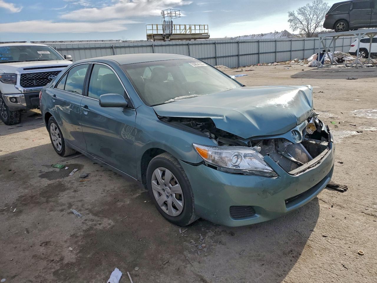 2010 Toyota Camry Le - Image 4