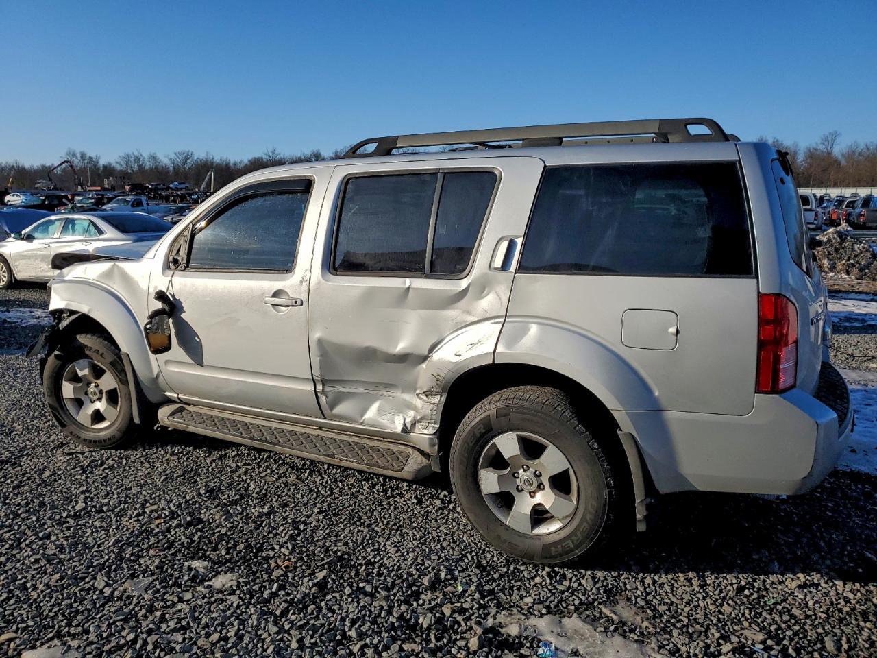 2011 Nissan Pathfinder S - Фото 2