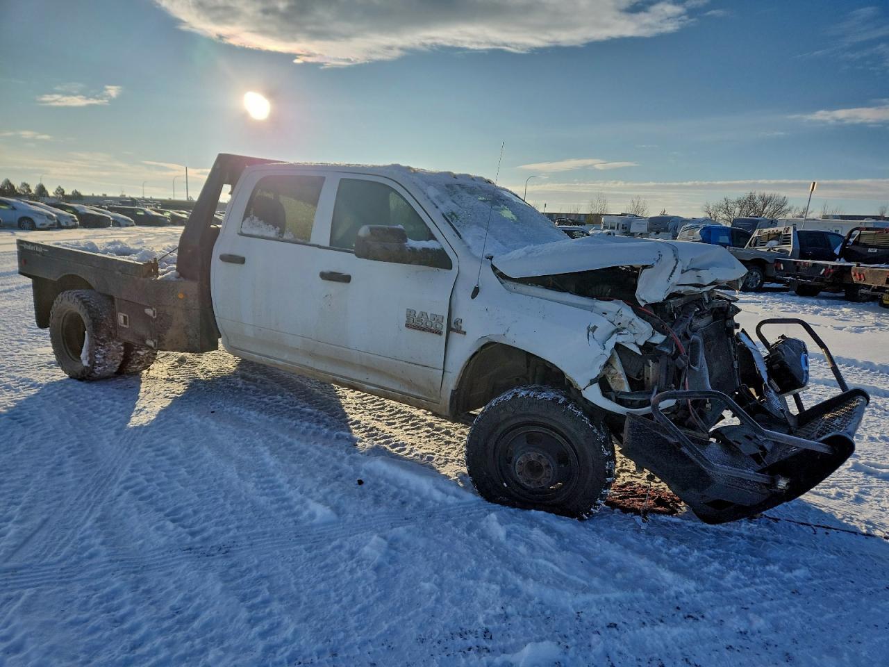 2018 Ram 3500 Flatbed Truck - Фото 4