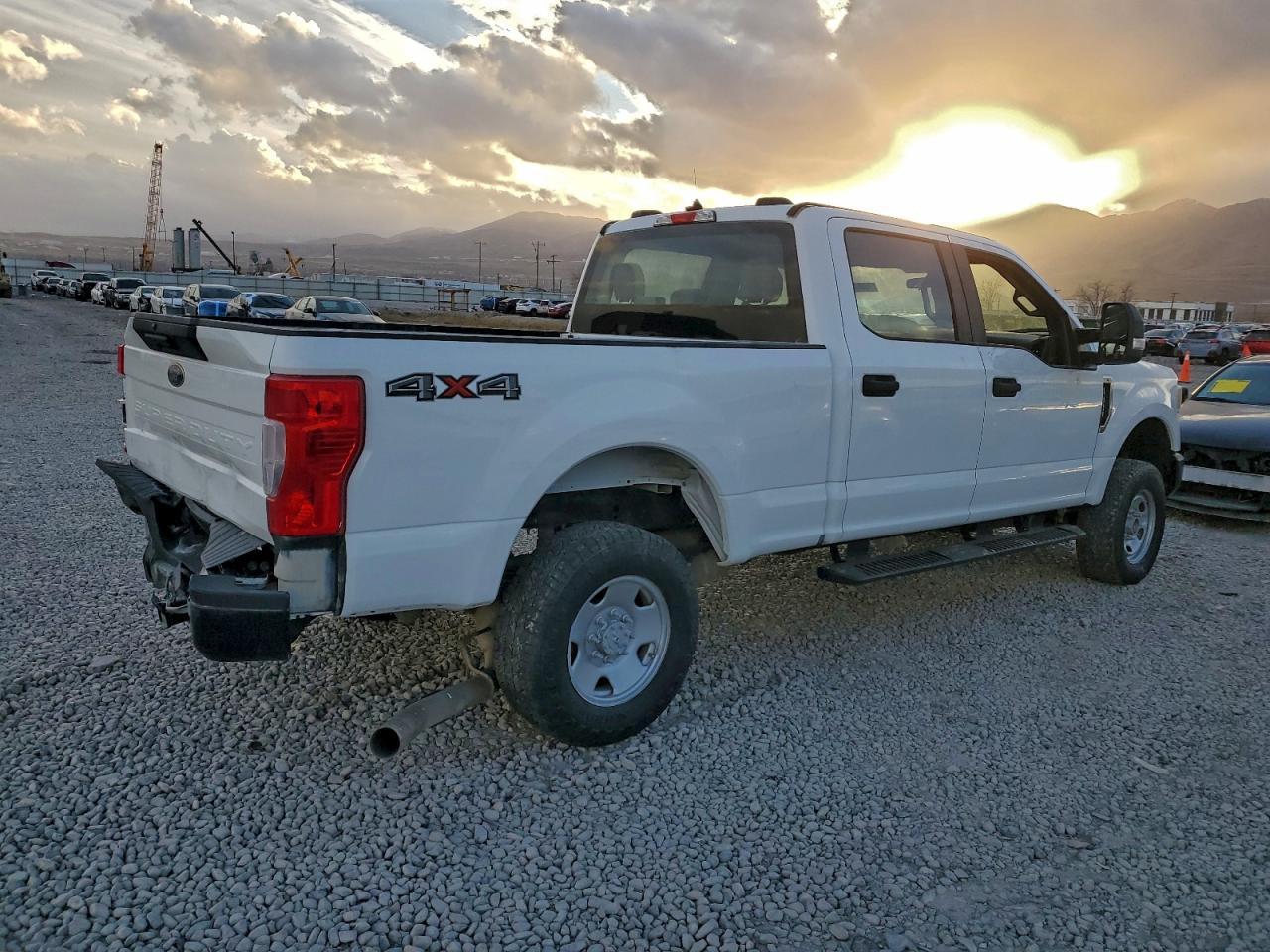 2022 Ford F250 Super Duty - Фото 3