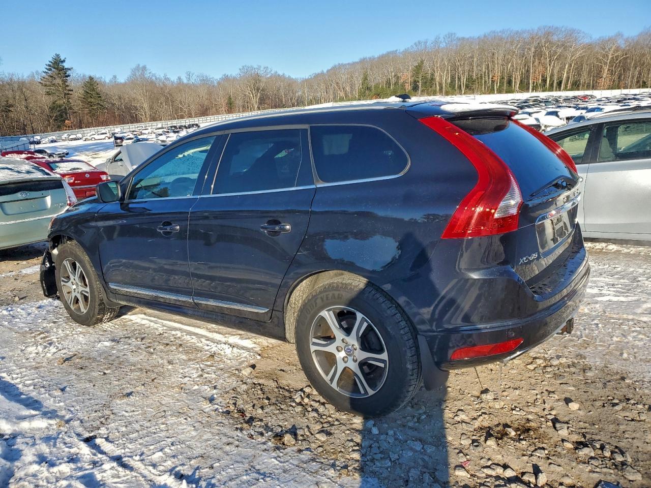 2015 Volvo Xc60 - Image 2