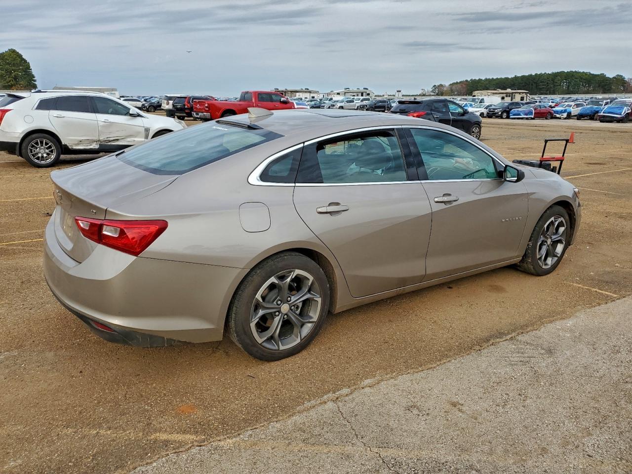 2023 Chevrolet Malibu Lt - Фото 3