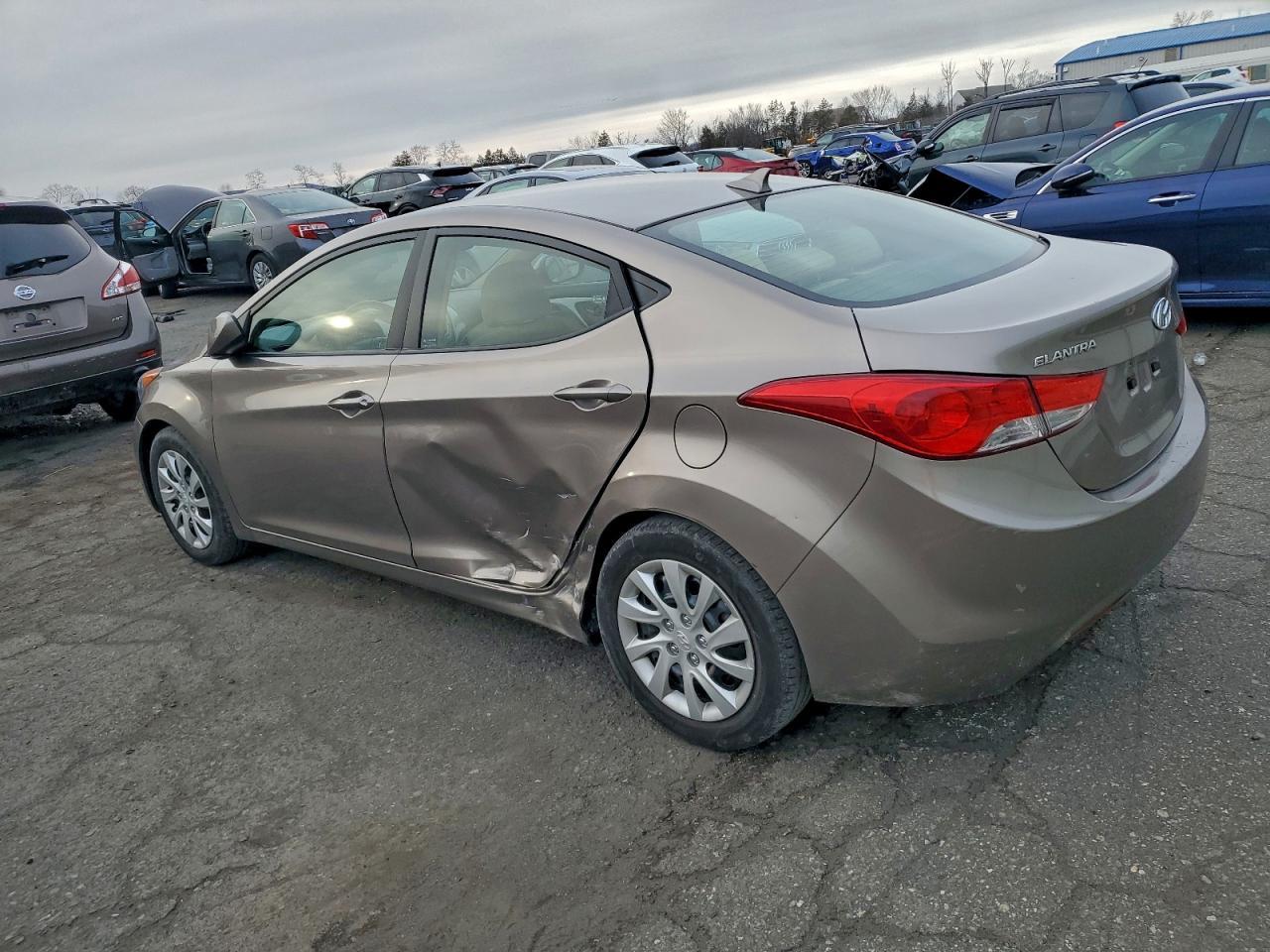 2013 Hyundai Elantra Gls - Фото 2
