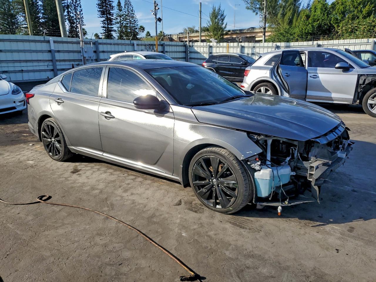 2022 Nissan Altima Sr - Image 4