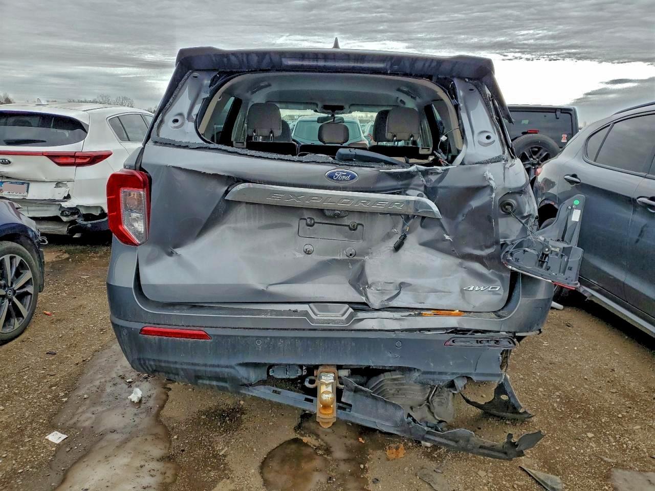 2021 Ford Explorer - Image 6