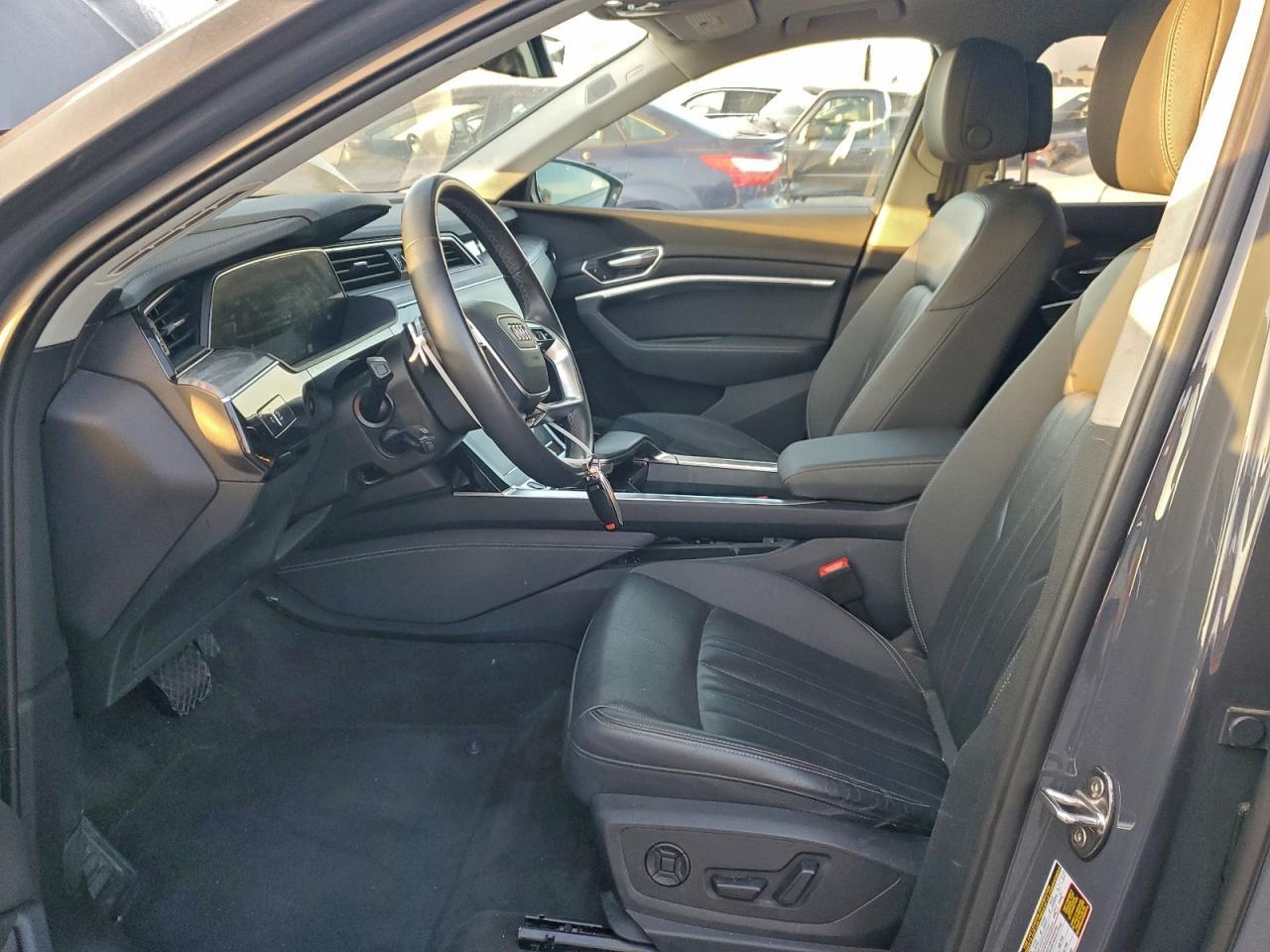 2024 Audi Q8 E-Tron Premium Plus - Фото 7