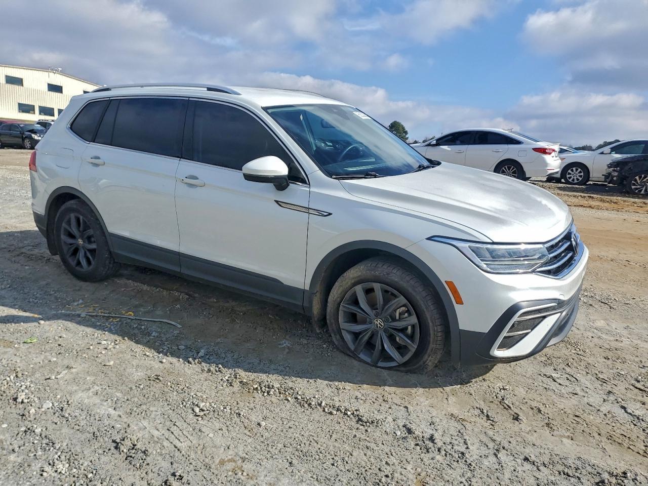 2023 Volkswagen Tiguan Se - Image 4