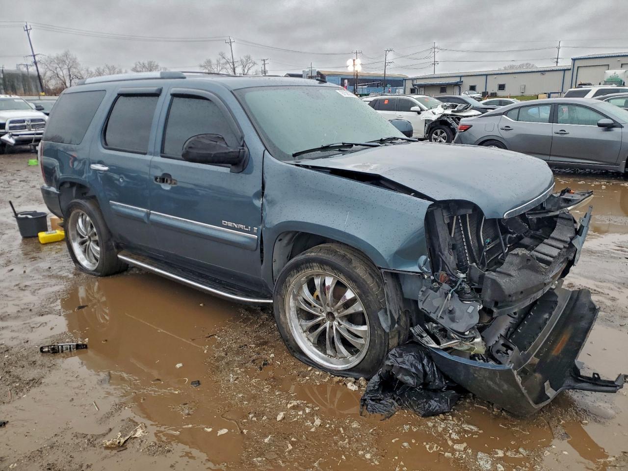 2007 GMC Yukon Denali - Image 4