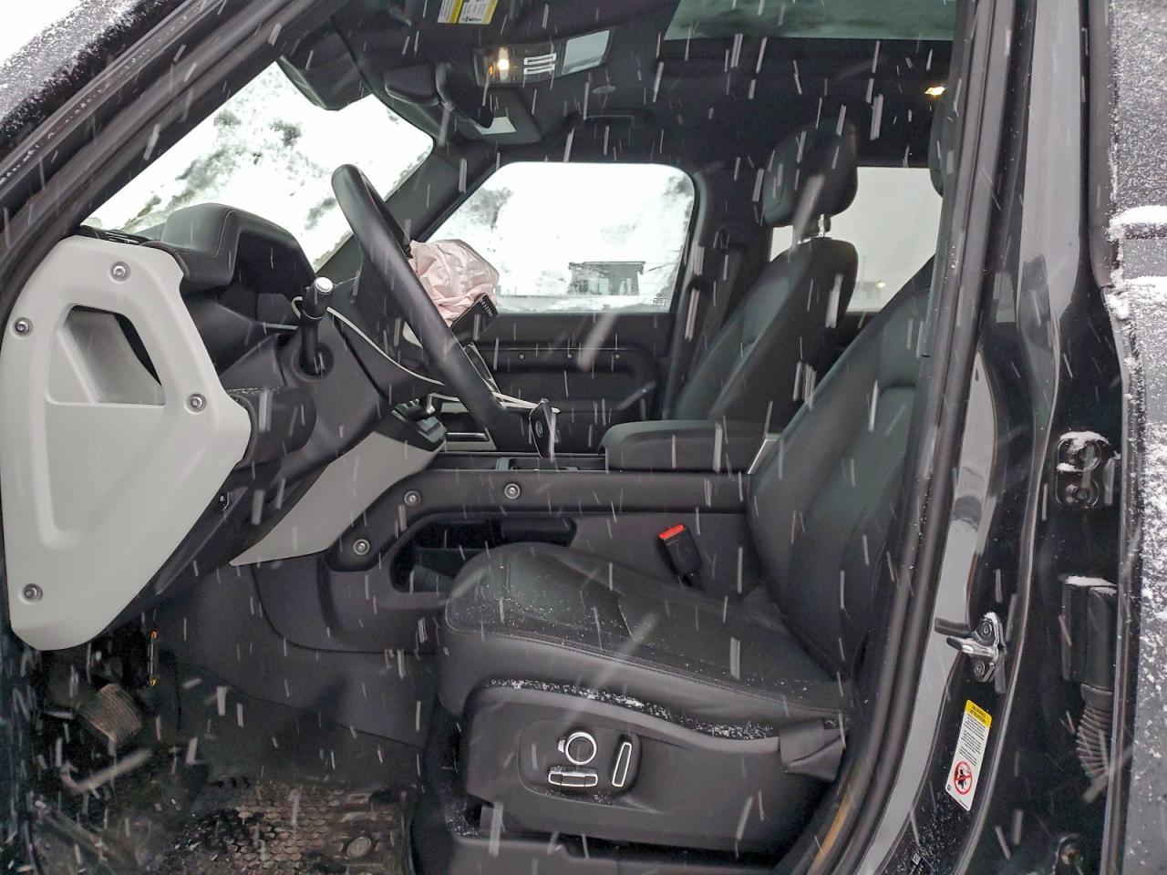 2023 Land Rover Defender 130 X-Dynamic Se - Image 7