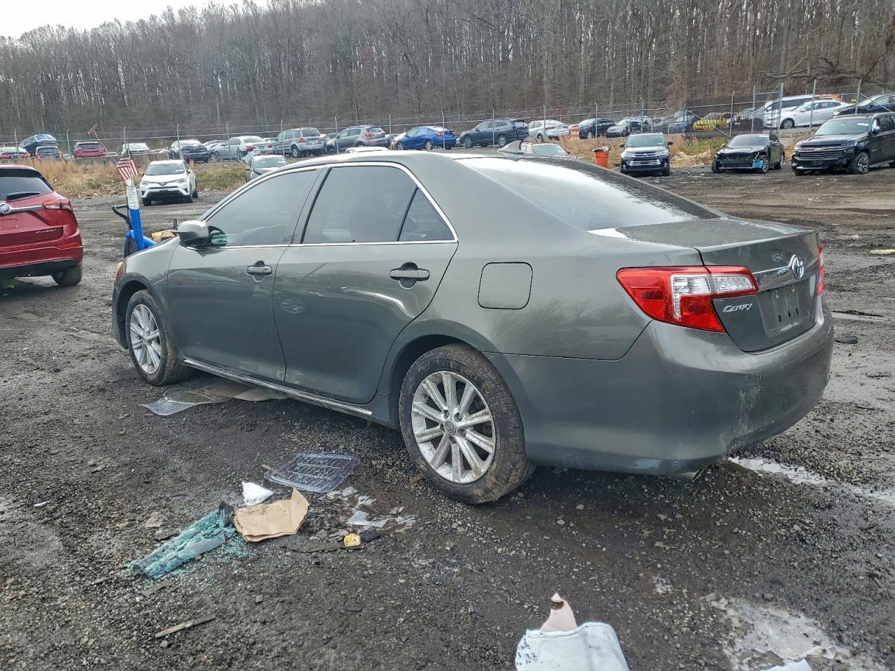 2012 Toyota Camry Xle V6 - Image 2