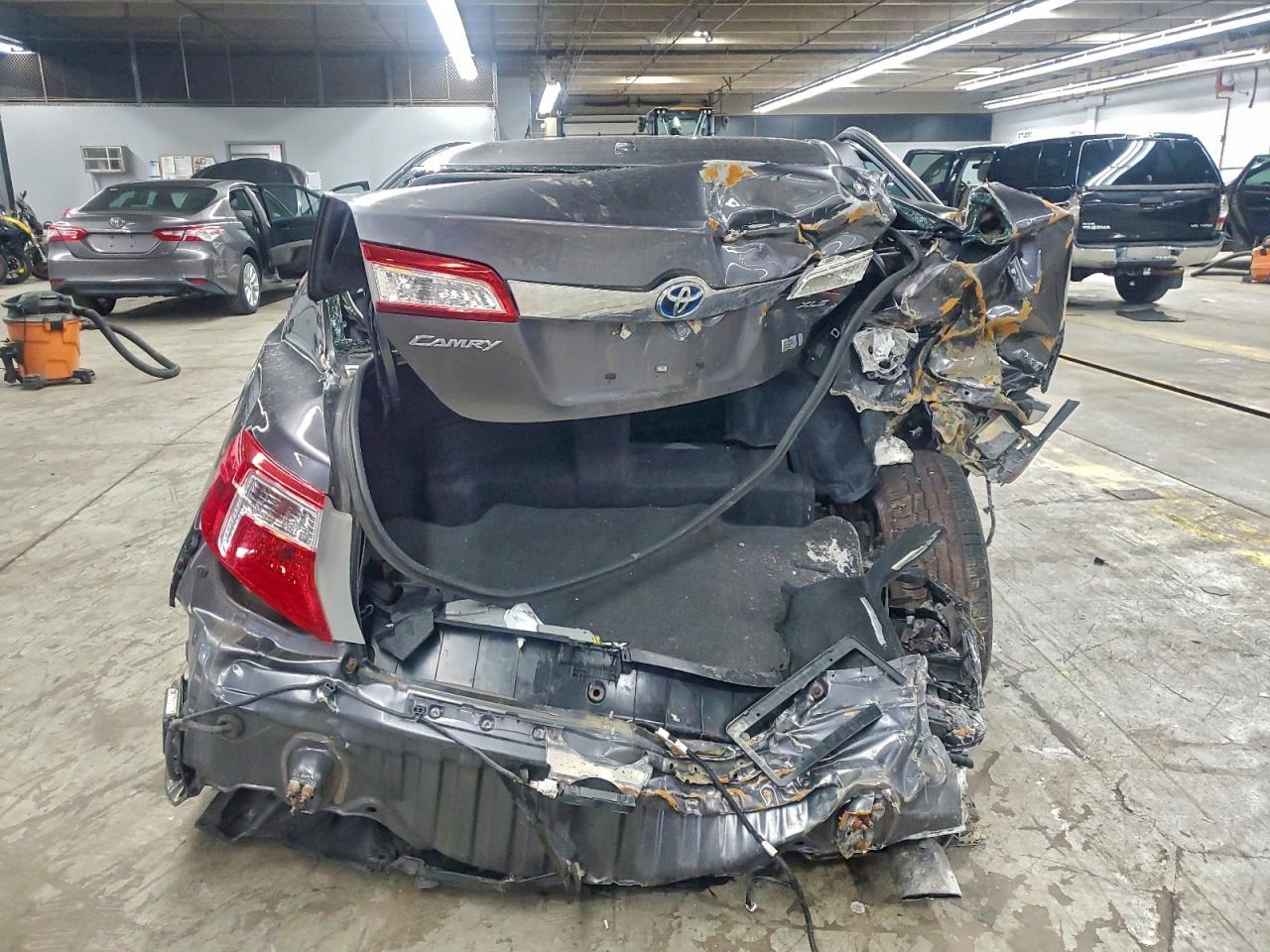 2014 Toyota Camry Hybrid - Фото 6