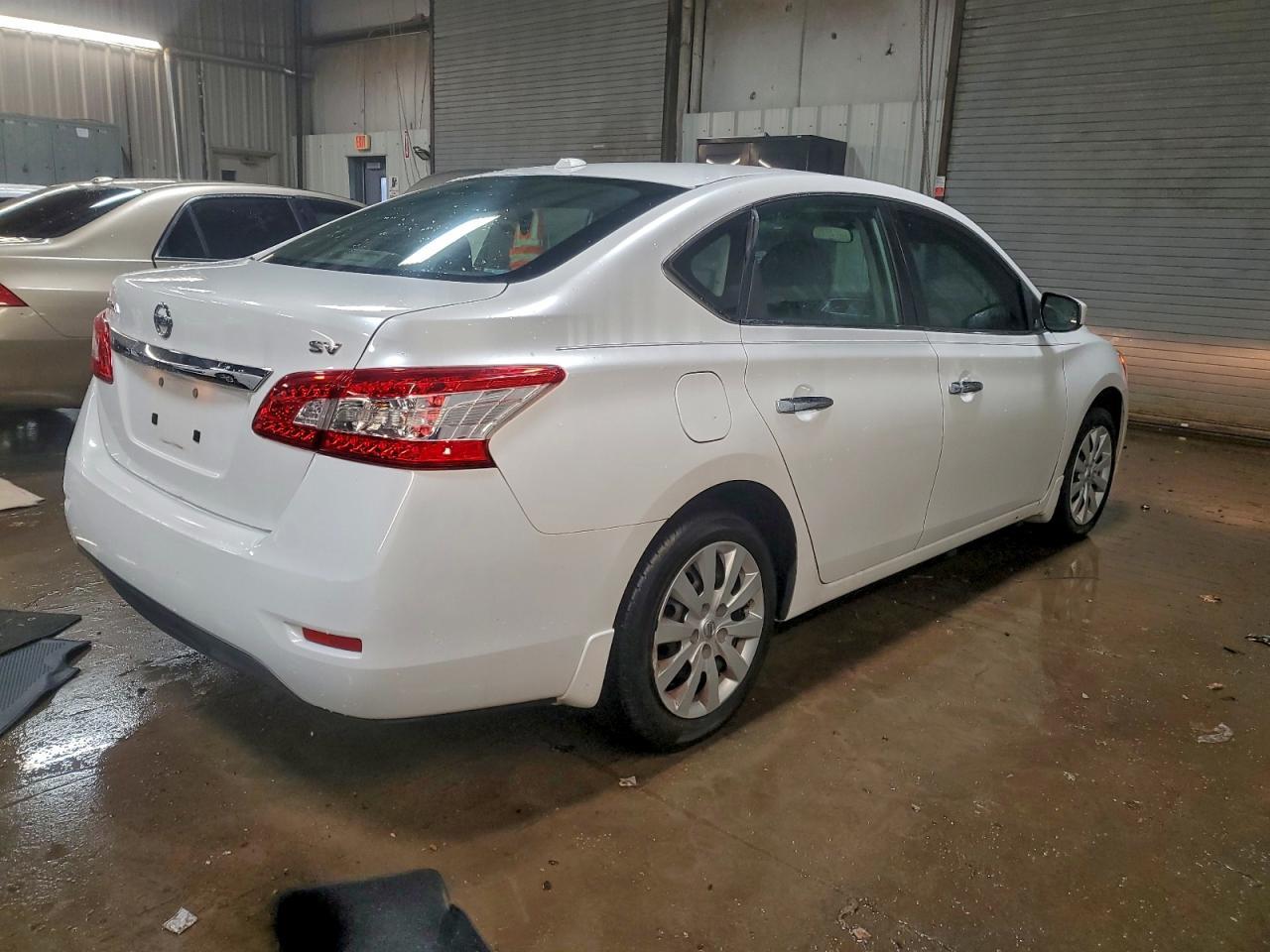 2015 Nissan Sentra S - Фото 3
