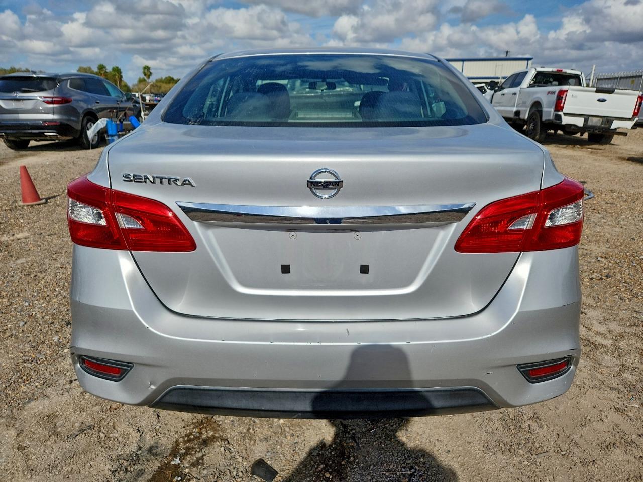 2016 Nissan Sentra S - Фото 6