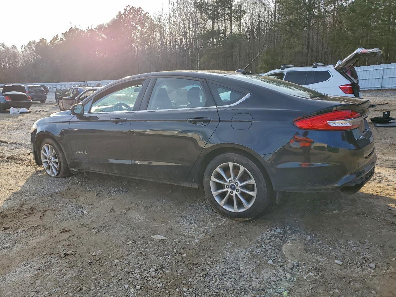 2017 Ford Fusion Se Hybrid - Фото 2