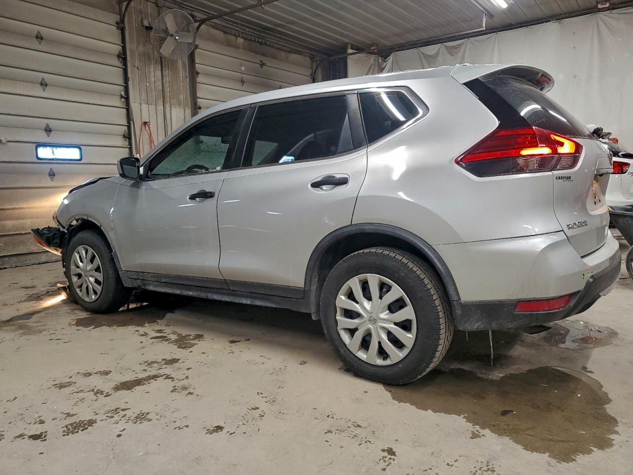 2017 Nissan Rogue S - Фото 2
