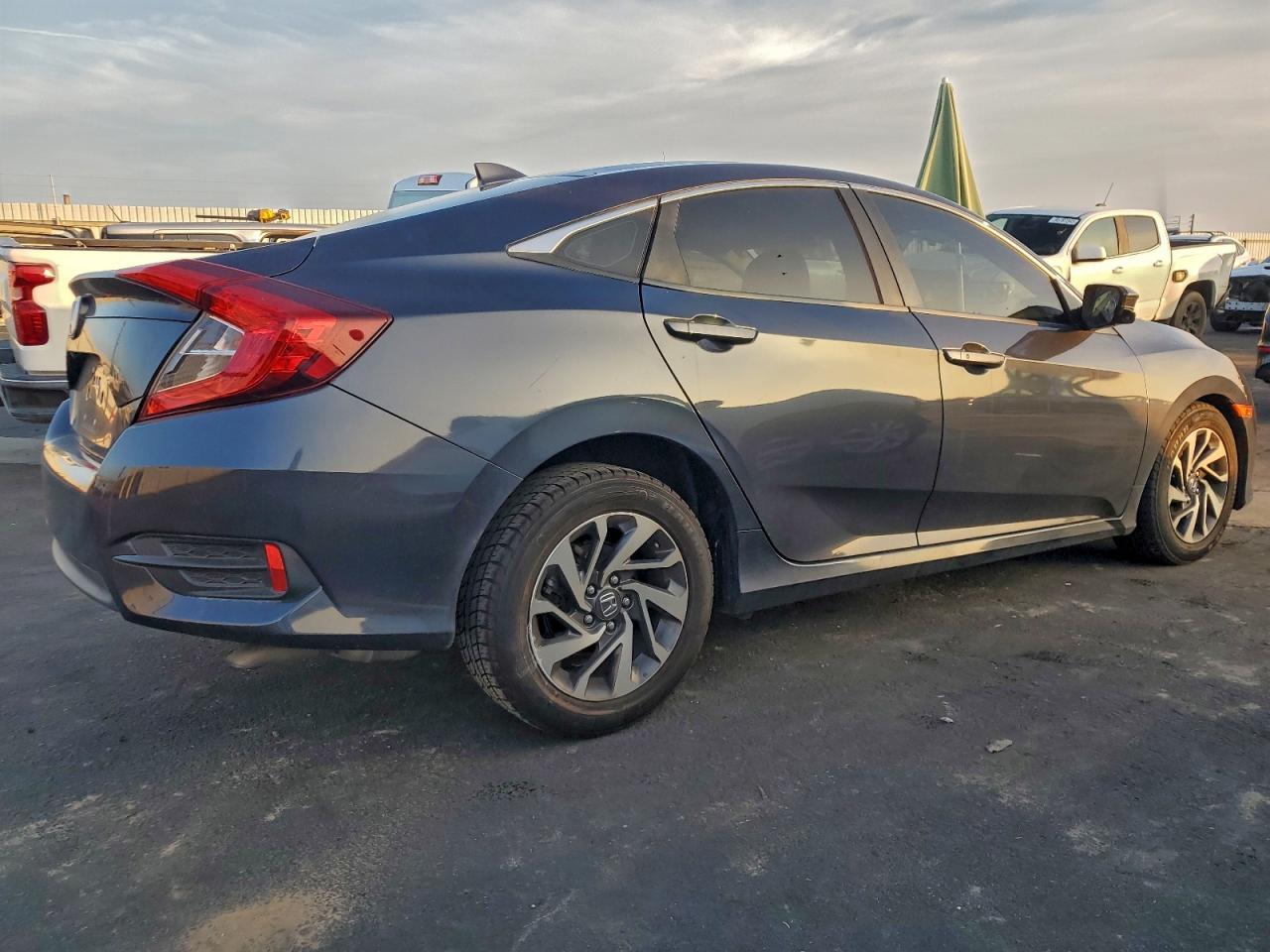 2018 Honda Civic Ex - Фото 3