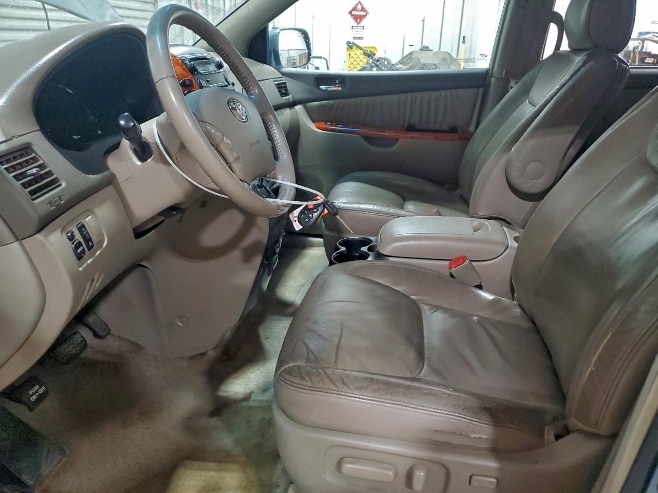 2006 Toyota Sienna Xle - Фото 7