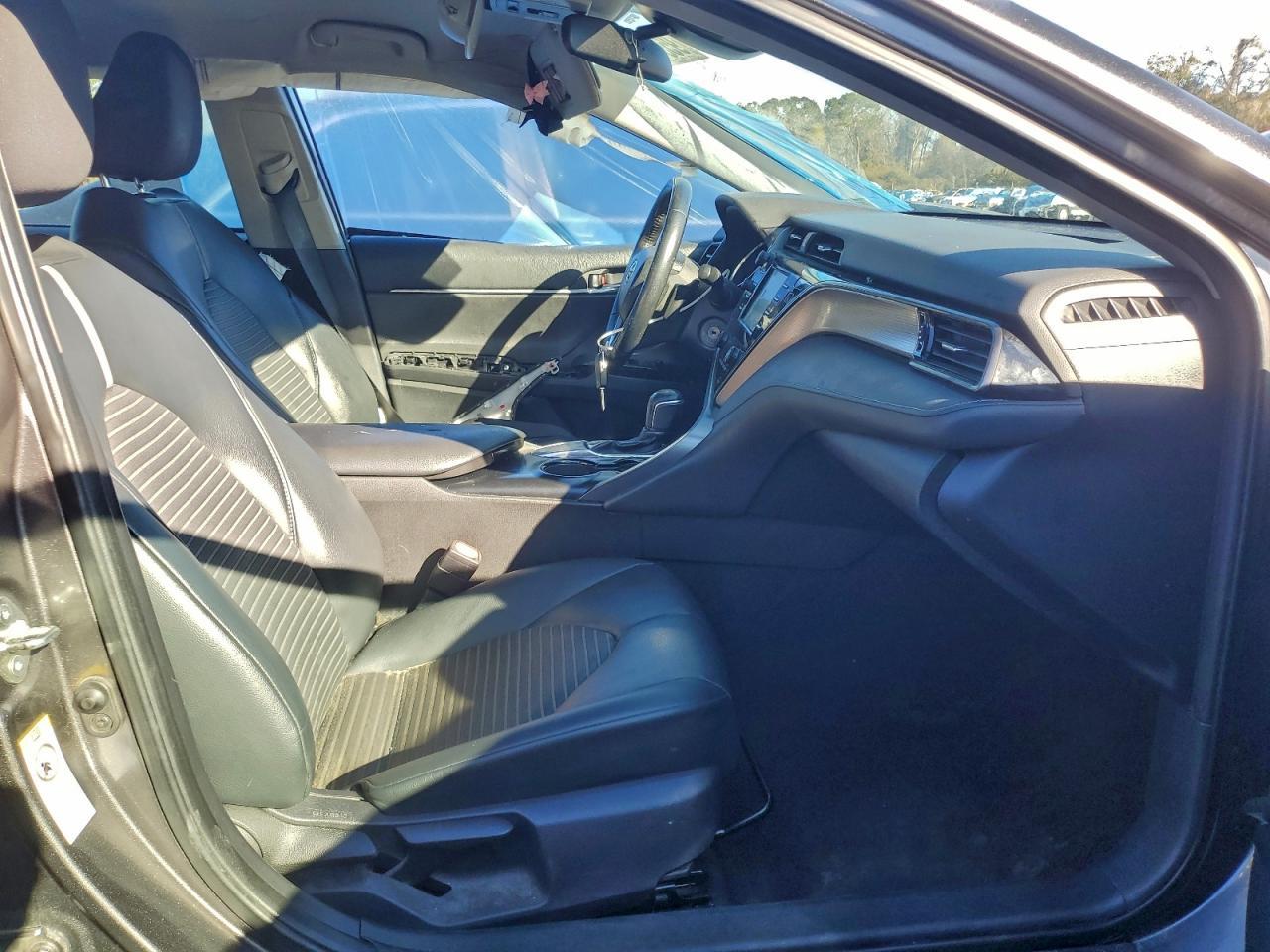 2019 Toyota Camry L - Фото 7