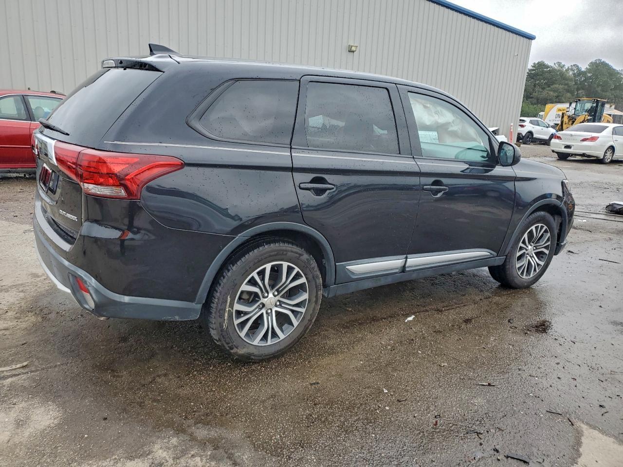 2018 Mitsubishi Outlander Se - Фото 3