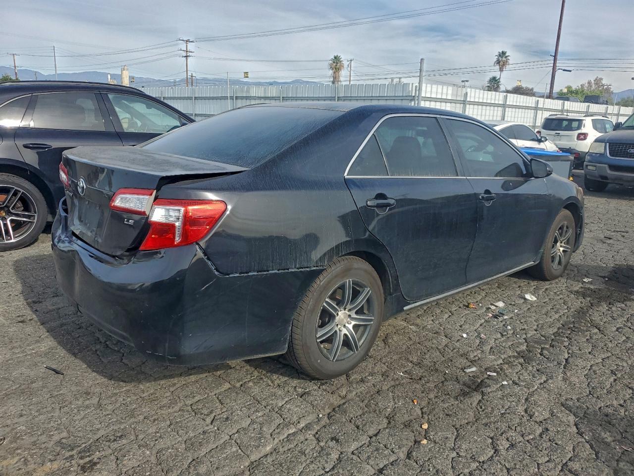 2012 Toyota Camry Le - Image 3