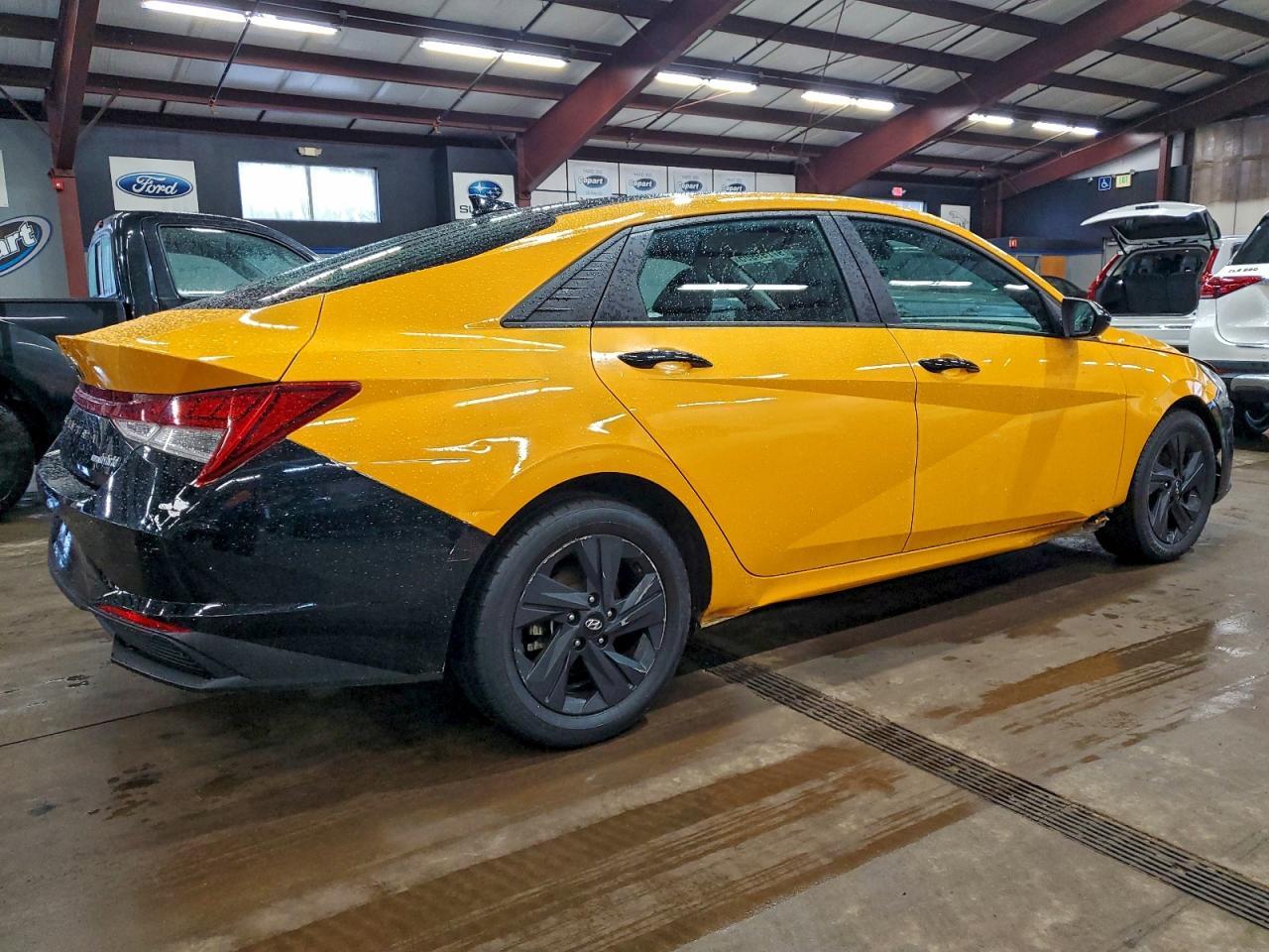 2023 Hyundai Elantra Blue - Фото 3