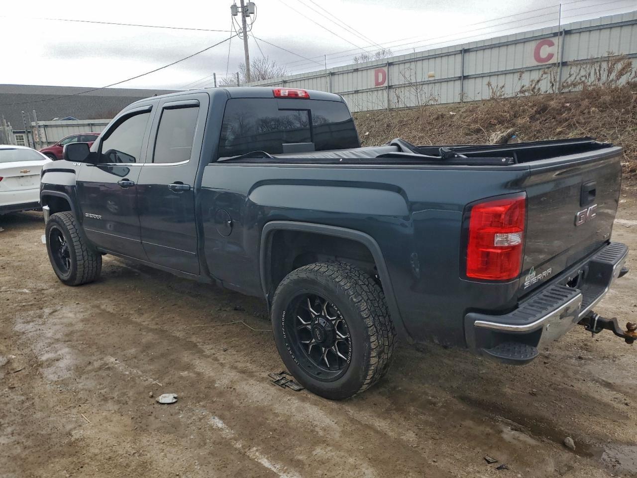 2017 GMC Sierra K1500 Sle - Фото 2