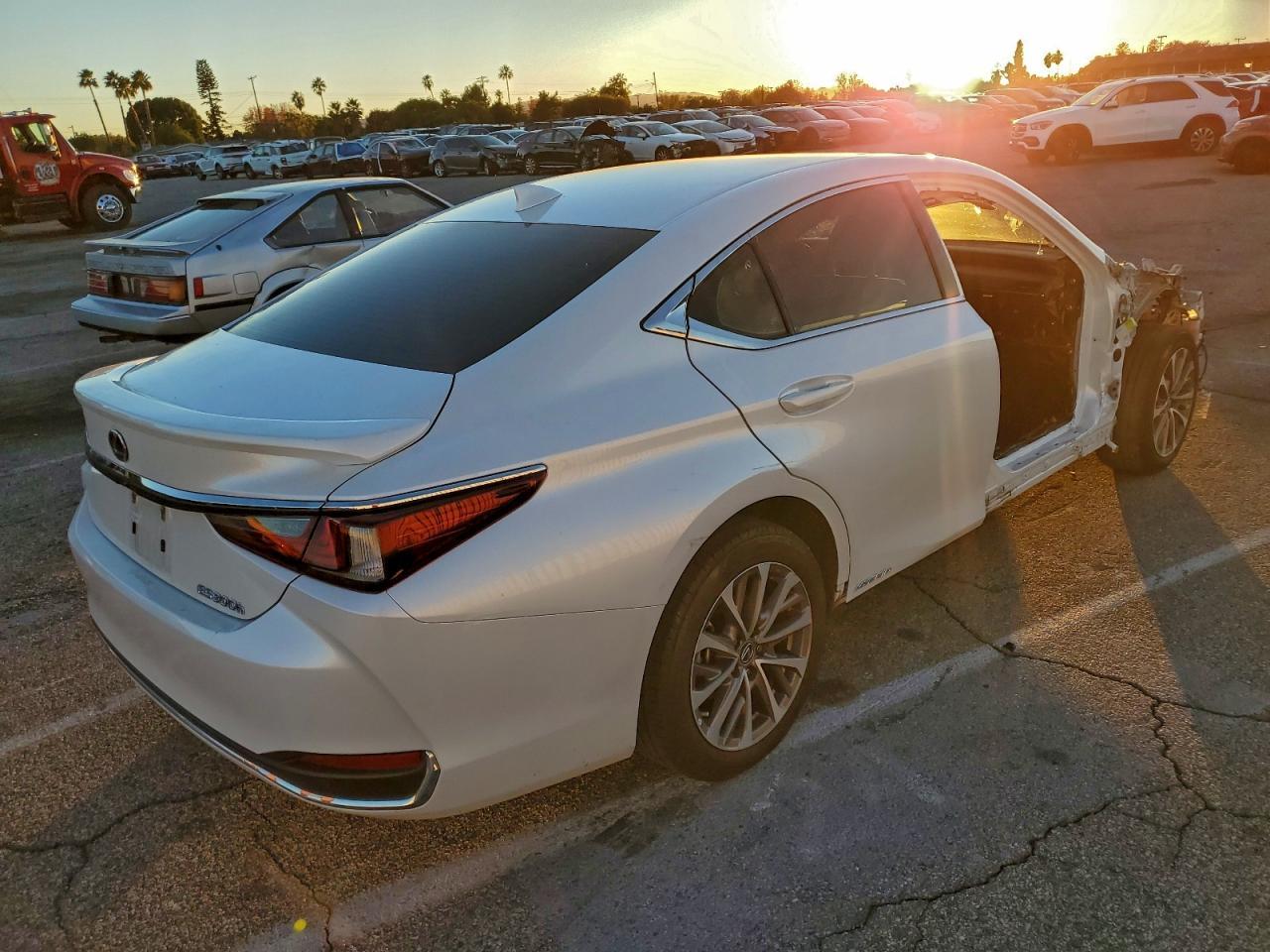2022 Lexus Es 300H Base - Image 3