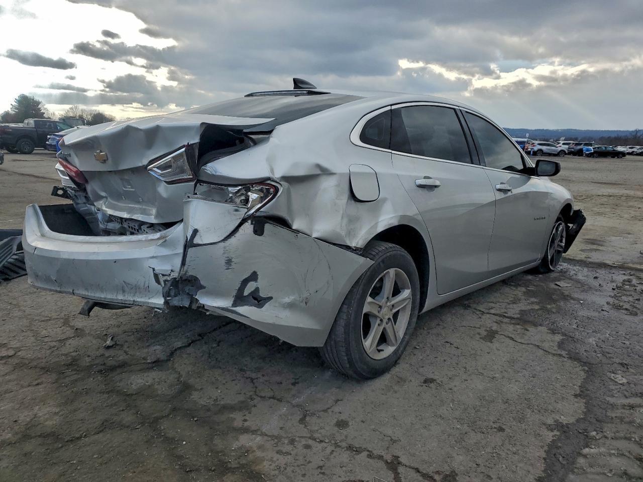 2020 Chevrolet Malibu Ls - Image 3