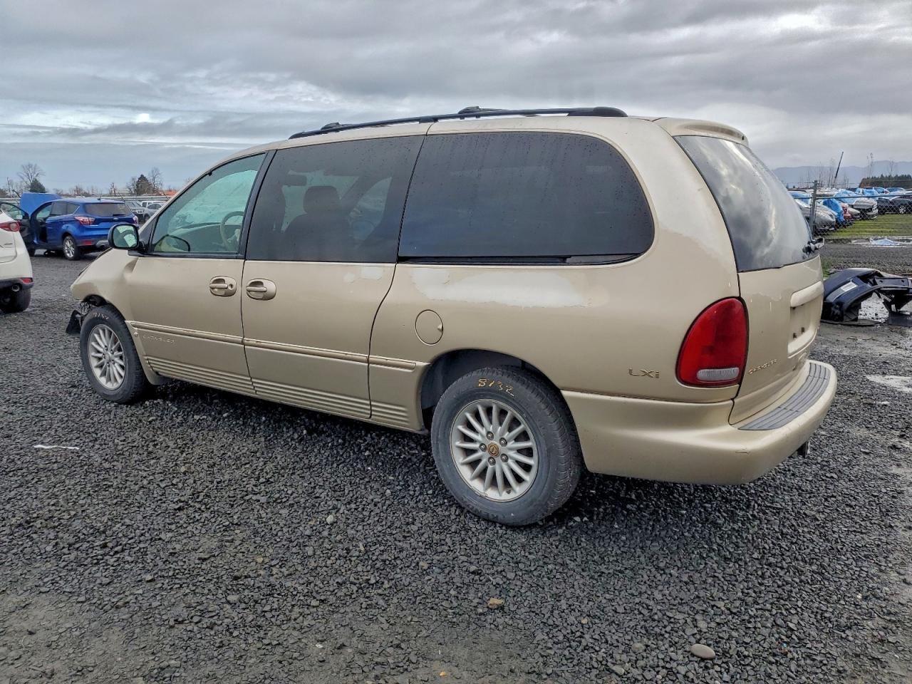 1999 Chrysler Town & Country Lx - Фото 2