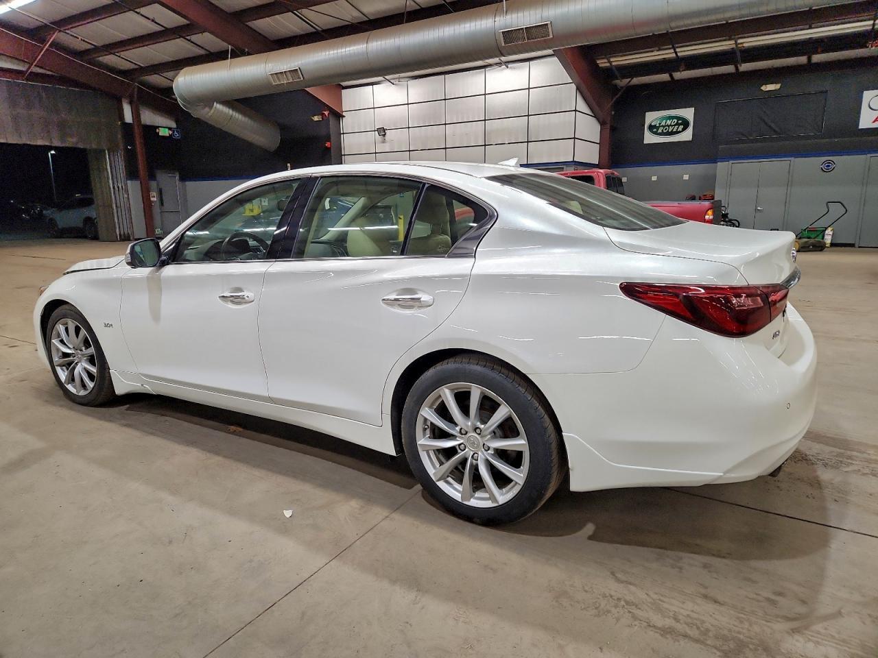 2018 Infiniti Q50 Luxe - Фото 2