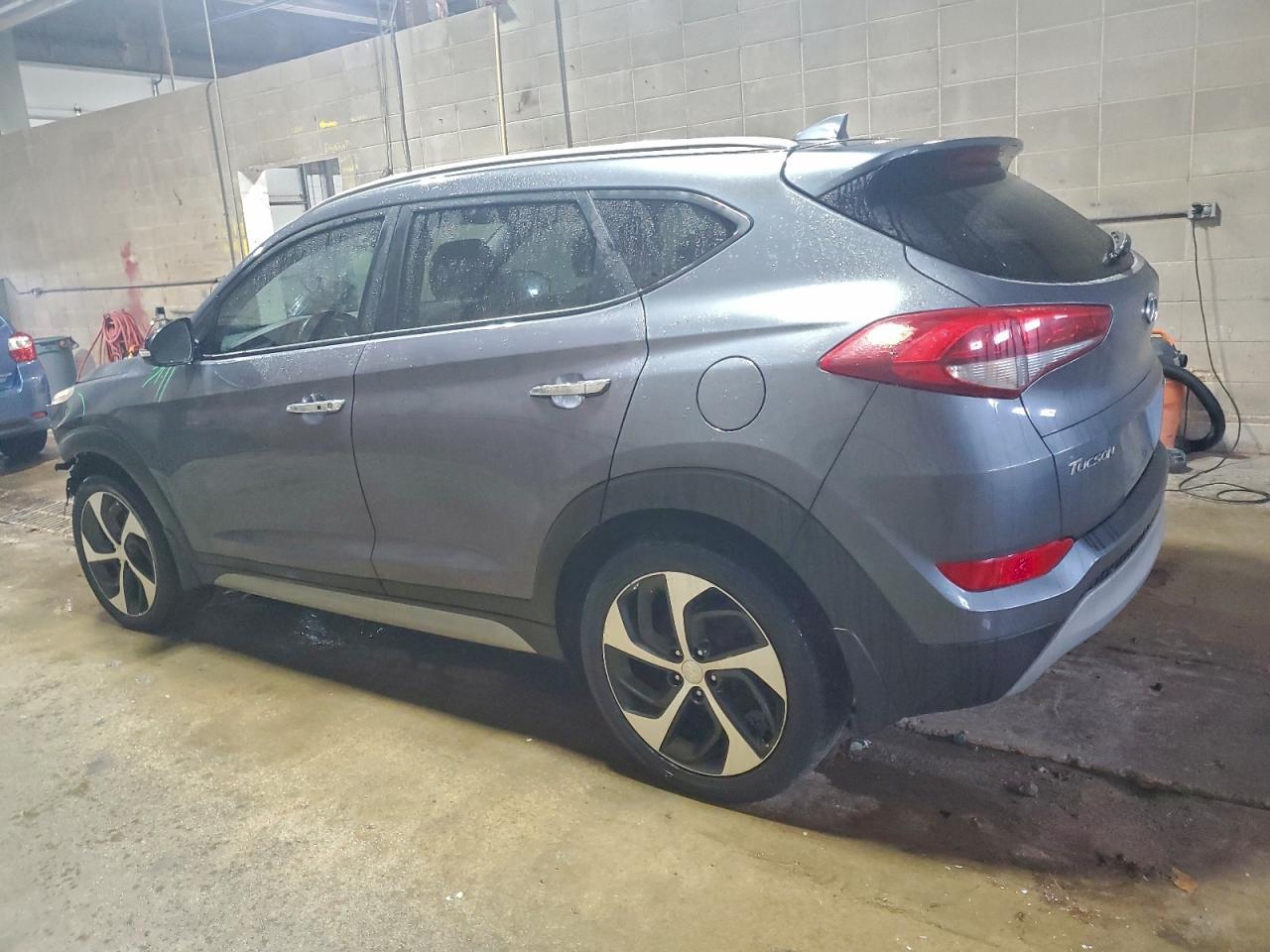 2017 Hyundai Tucson Limited - Image 2
