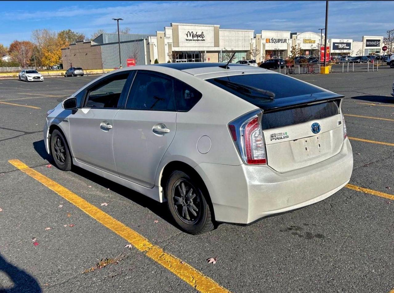 2015 Toyota Prius - Image 3