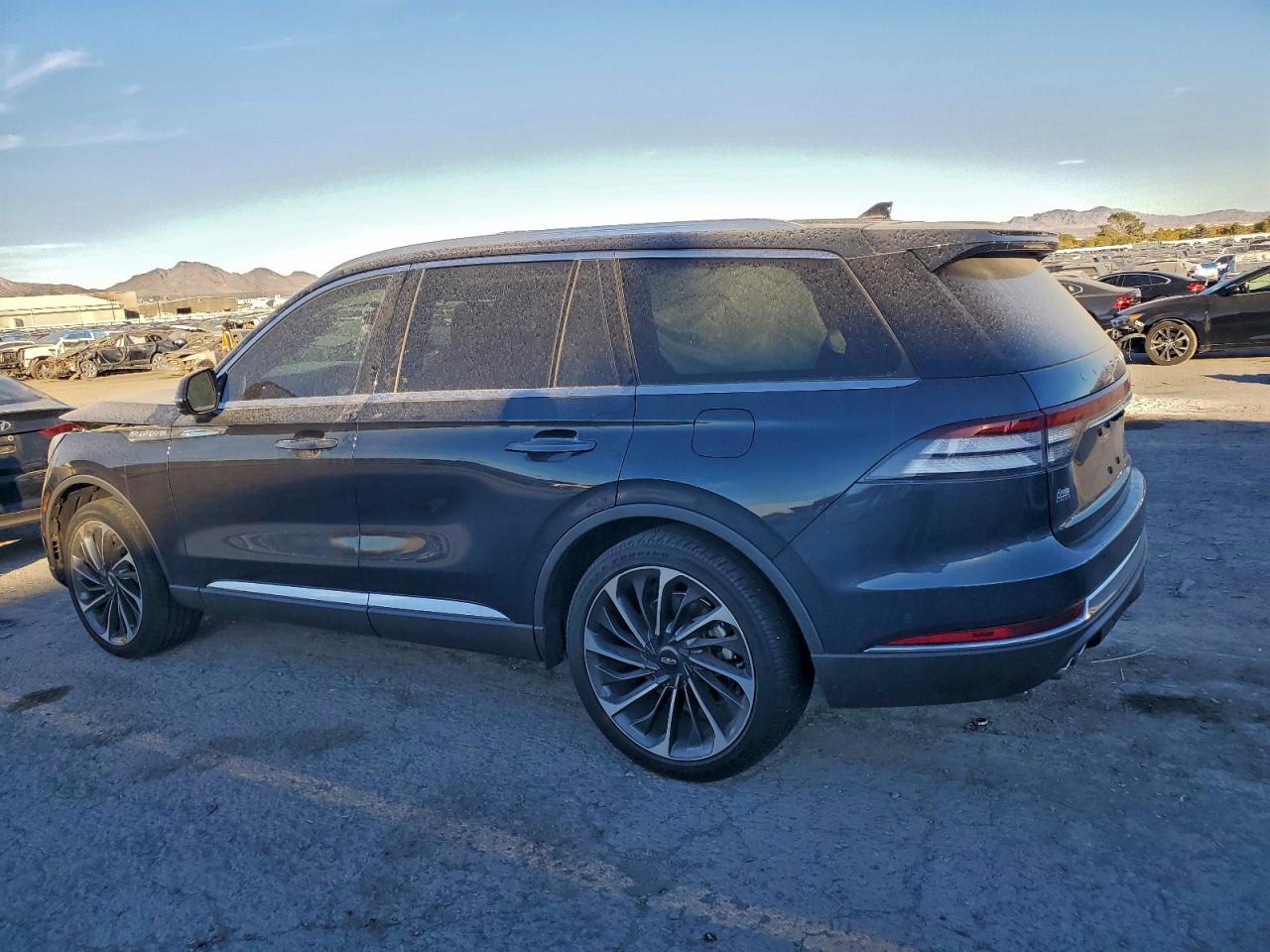 2023 Lincoln Aviator Reserve - Image 2