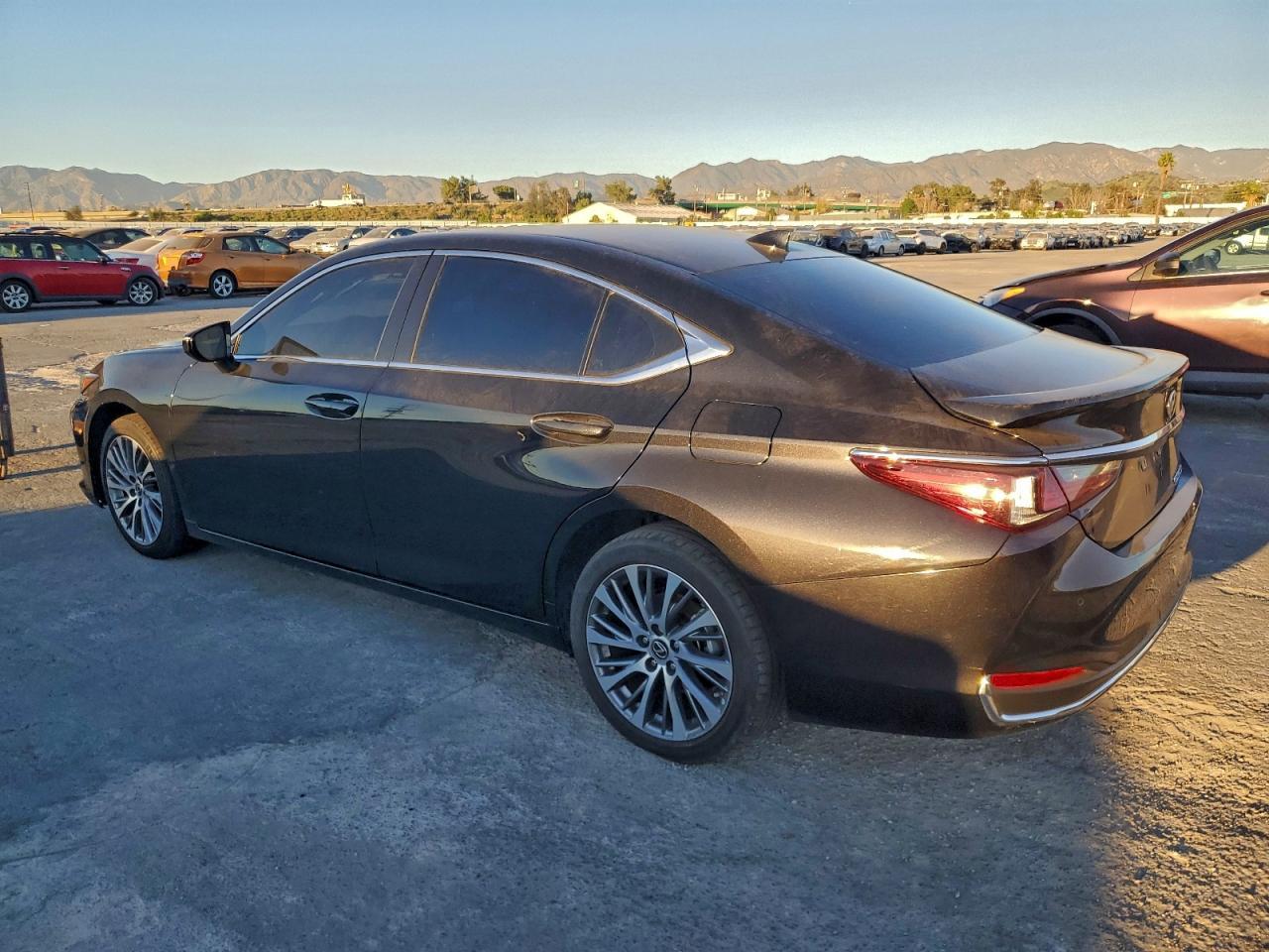 2024 Lexus Es 300H Base - Фото 2