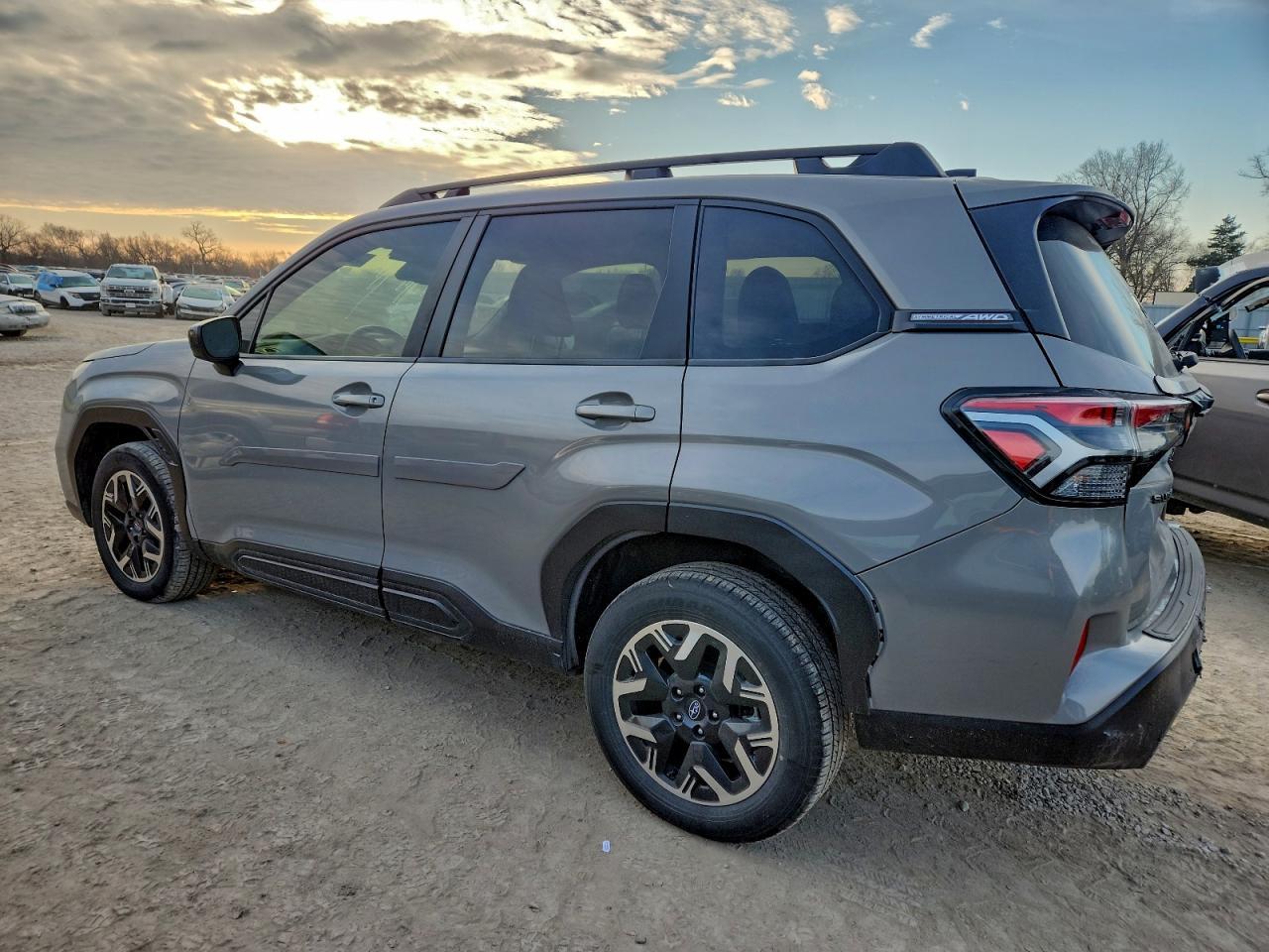 2025 Subaru Forester Premium - Фото 2
