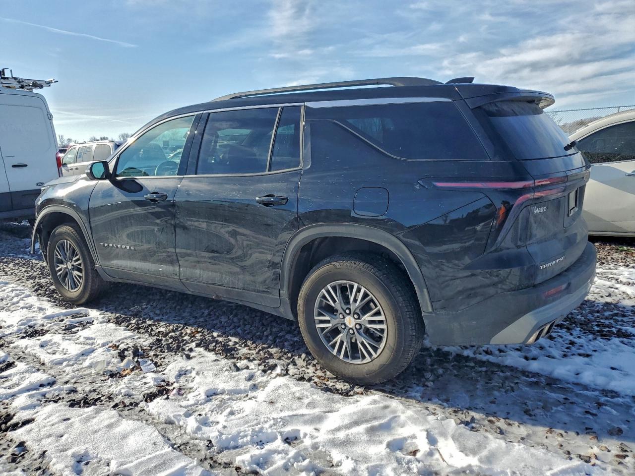 2026 Chevrolet Traverse Lt - Фото 2