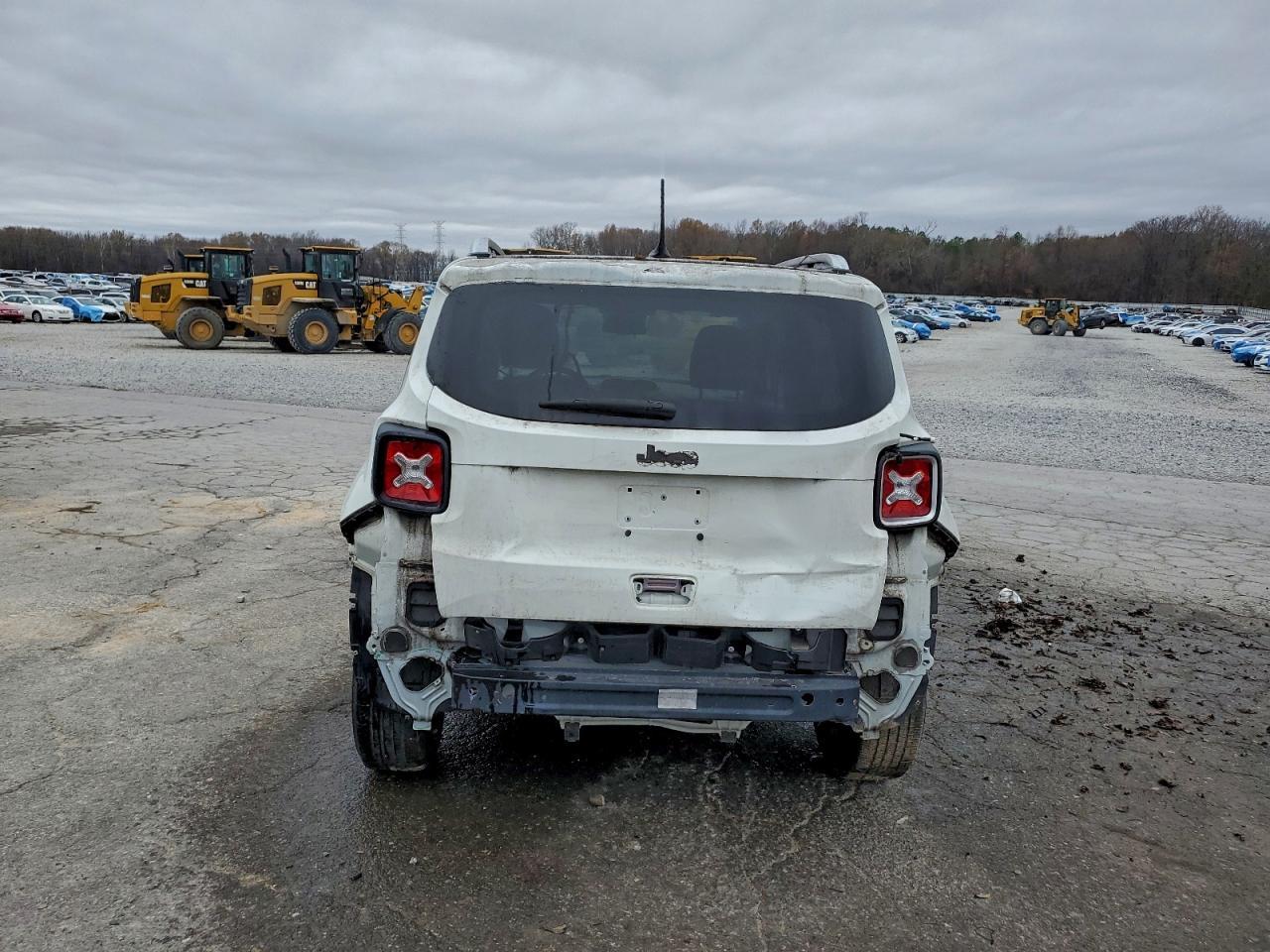 2015 Jeep Renegade Limited - Image 6
