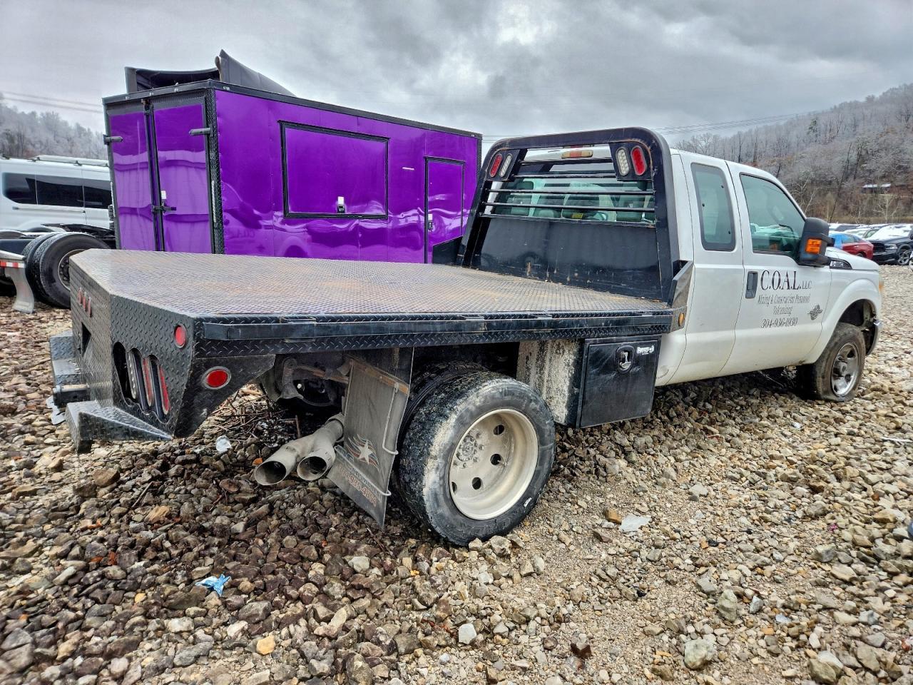 2011 Ford F250 Flatbed Truck - Фото 3