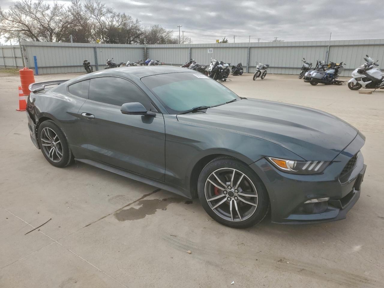 2016 Ford Mustang - Image 4