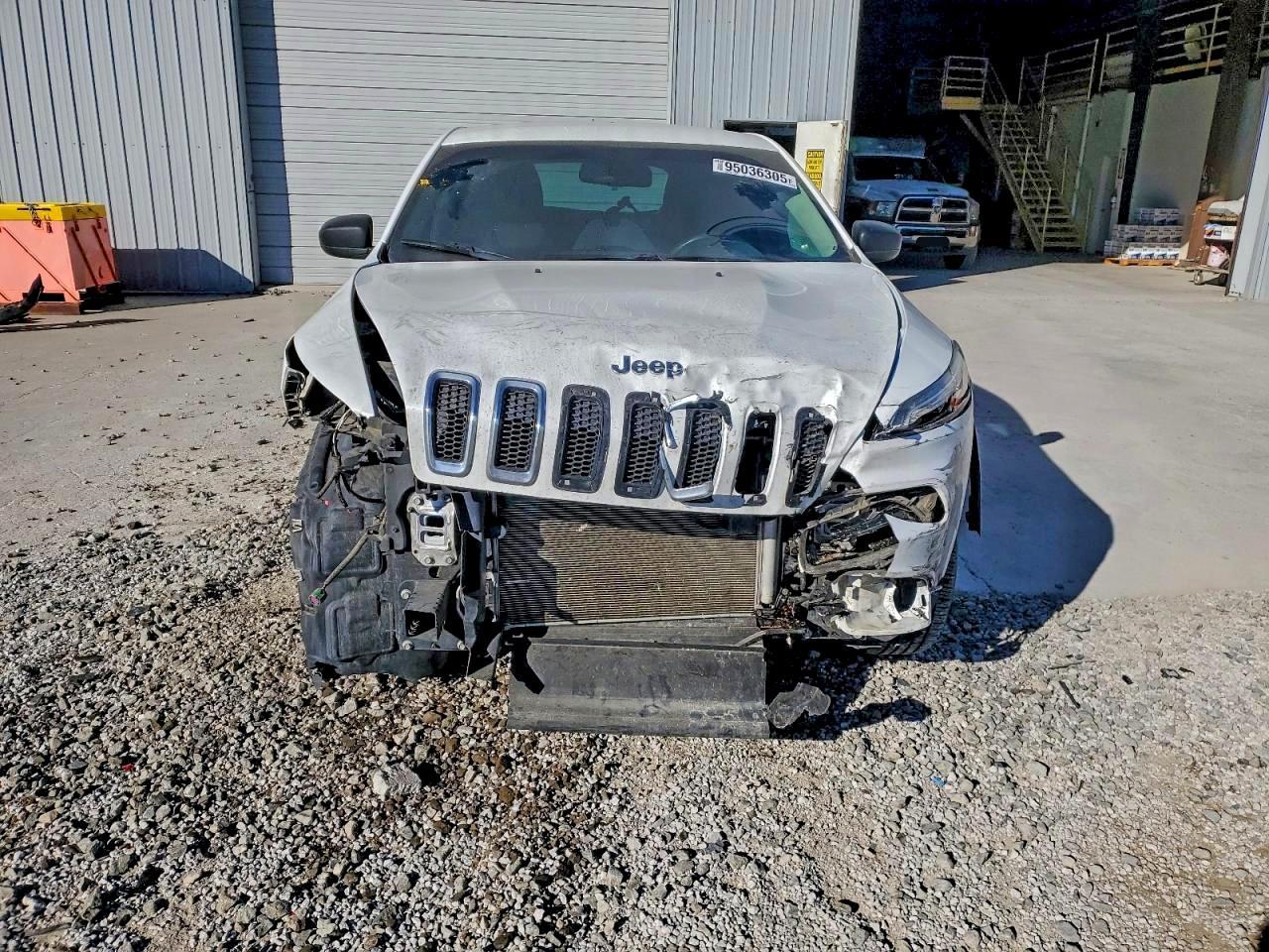 2017 Jeep Cherokee Sport - Image 5