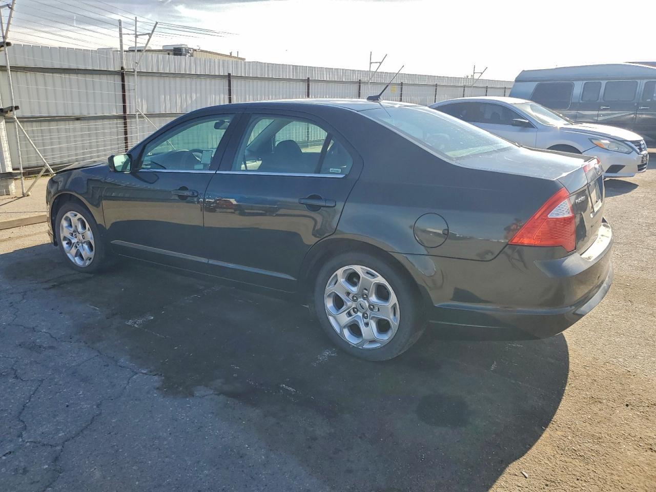 2010 Ford Fusion Se - Image 2
