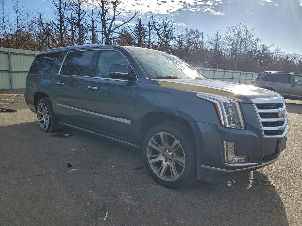2019 Cadillac Escalade Esv Premium Luxury - Image 4