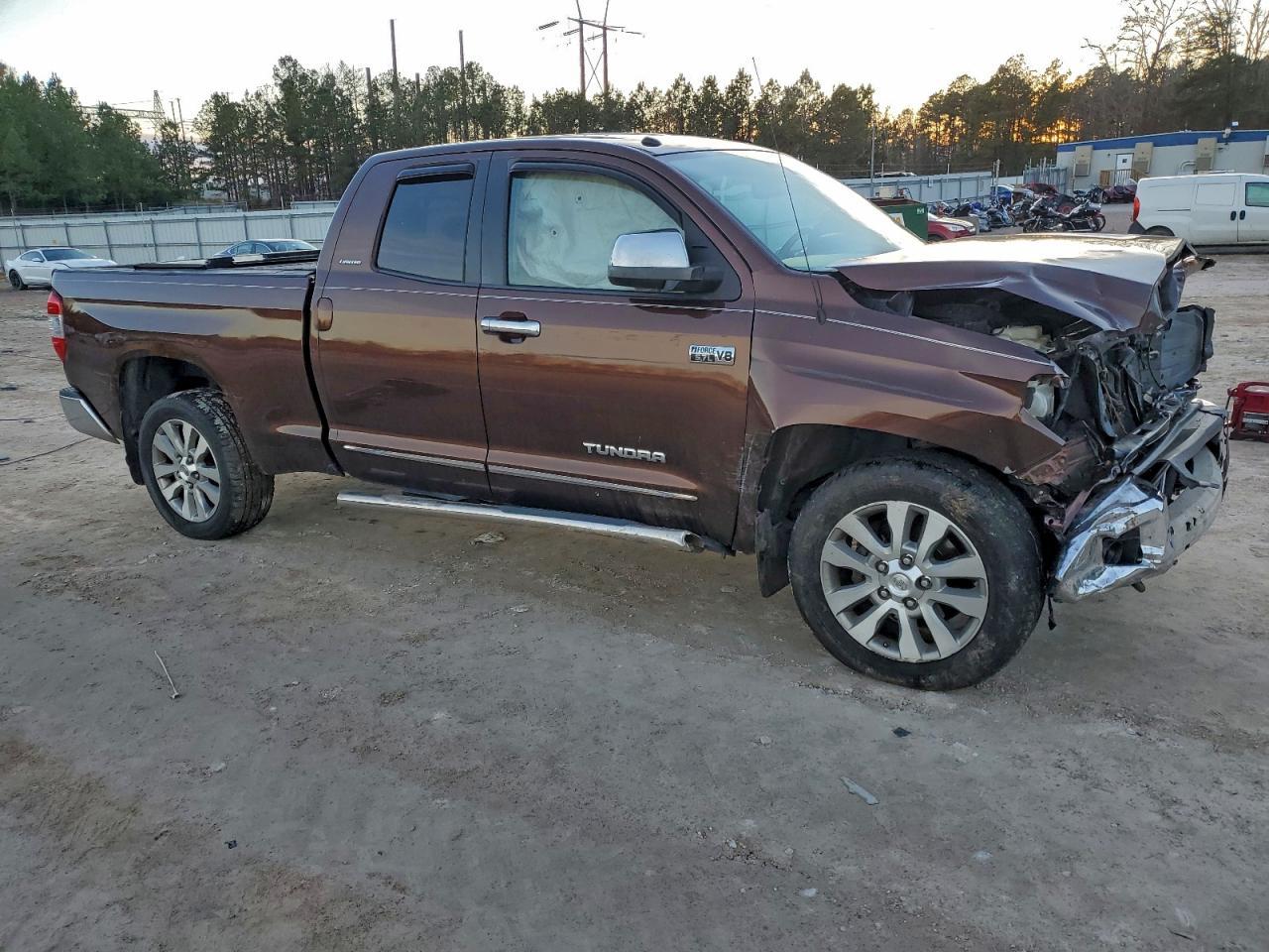 2014 Toyota Tundra Double Cab Limited - Image 4